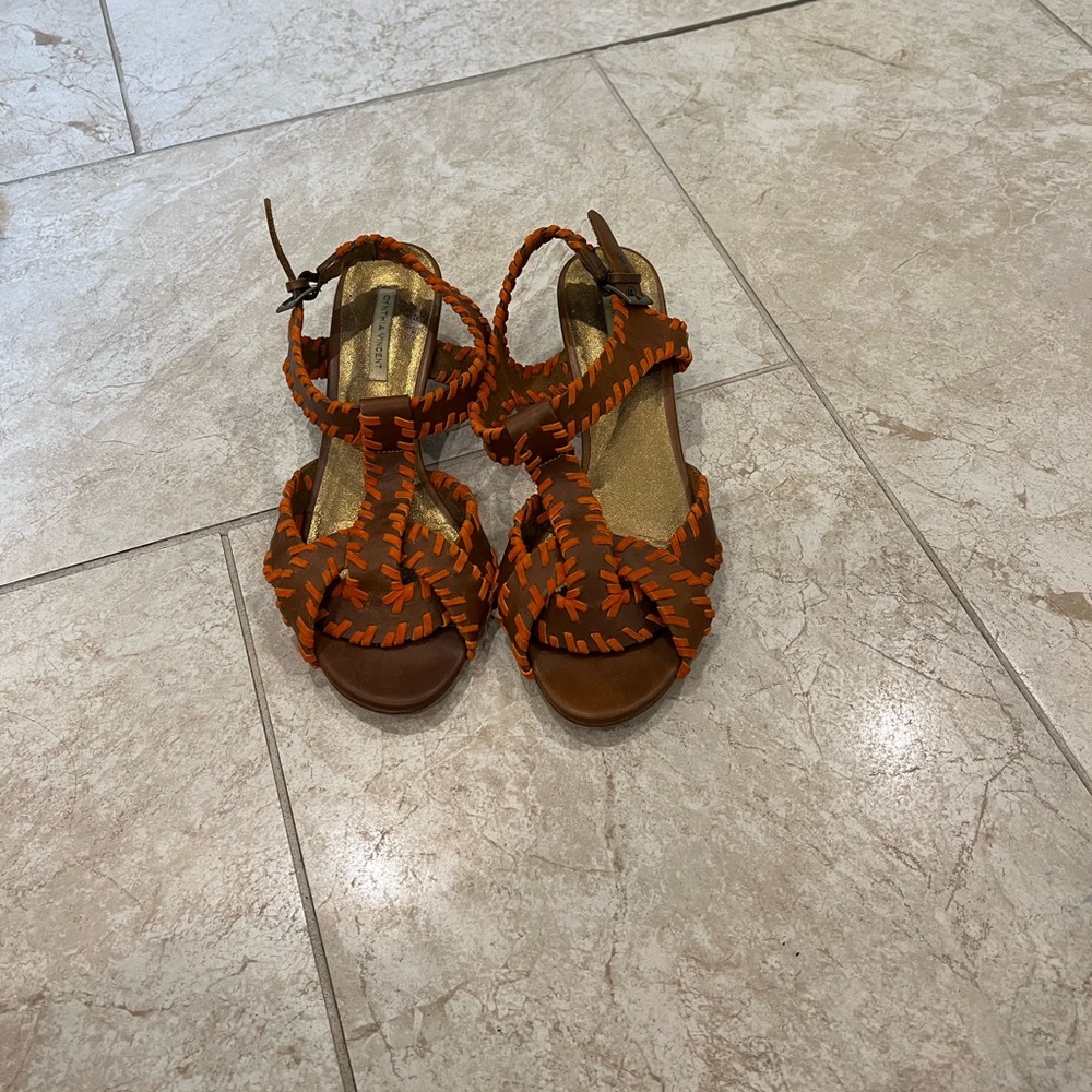 Cynthia Vincent Brown wedge with orange trace